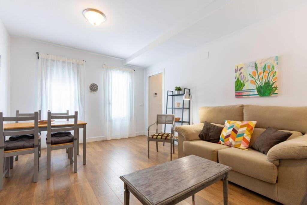Triana Pages Oasis By Valcambre Apartment *